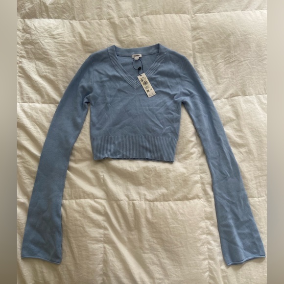 Garage Long Sleeve V-Neck Sweater Light Blue NWT - Picture 3 of 10